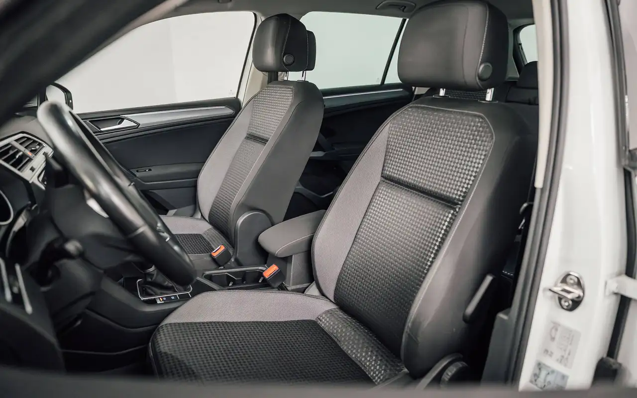 Volkswagen Tiguan - 11