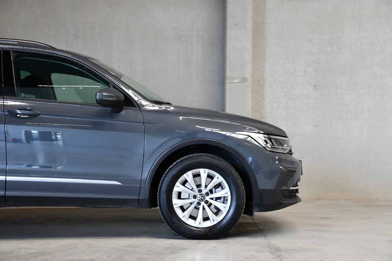 Volkswagen Tiguan - 11