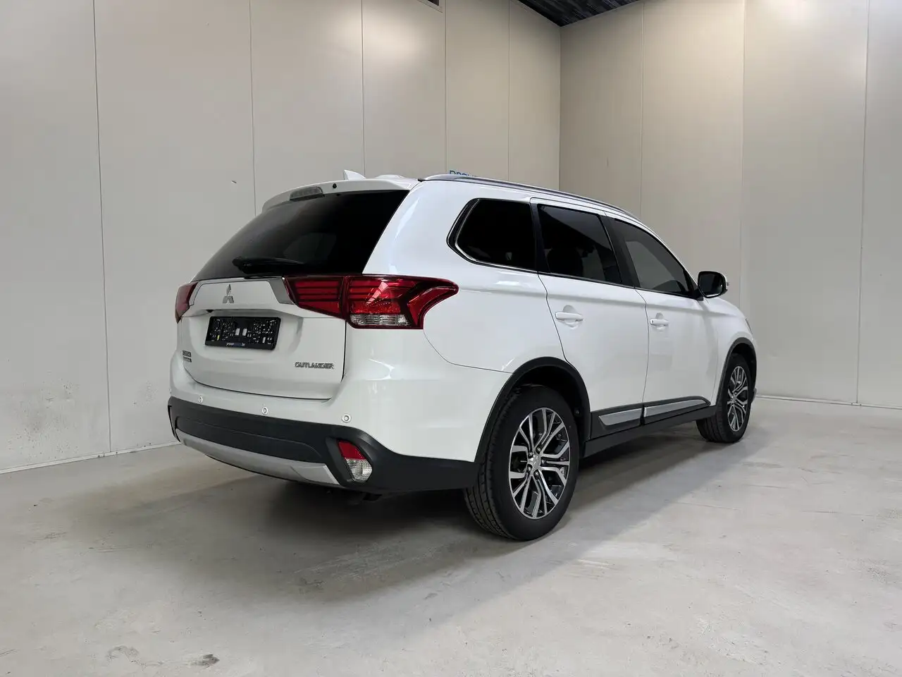 Mitsubishi Outlander - 3