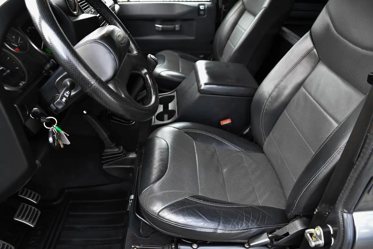 Land Rover Defender - 5