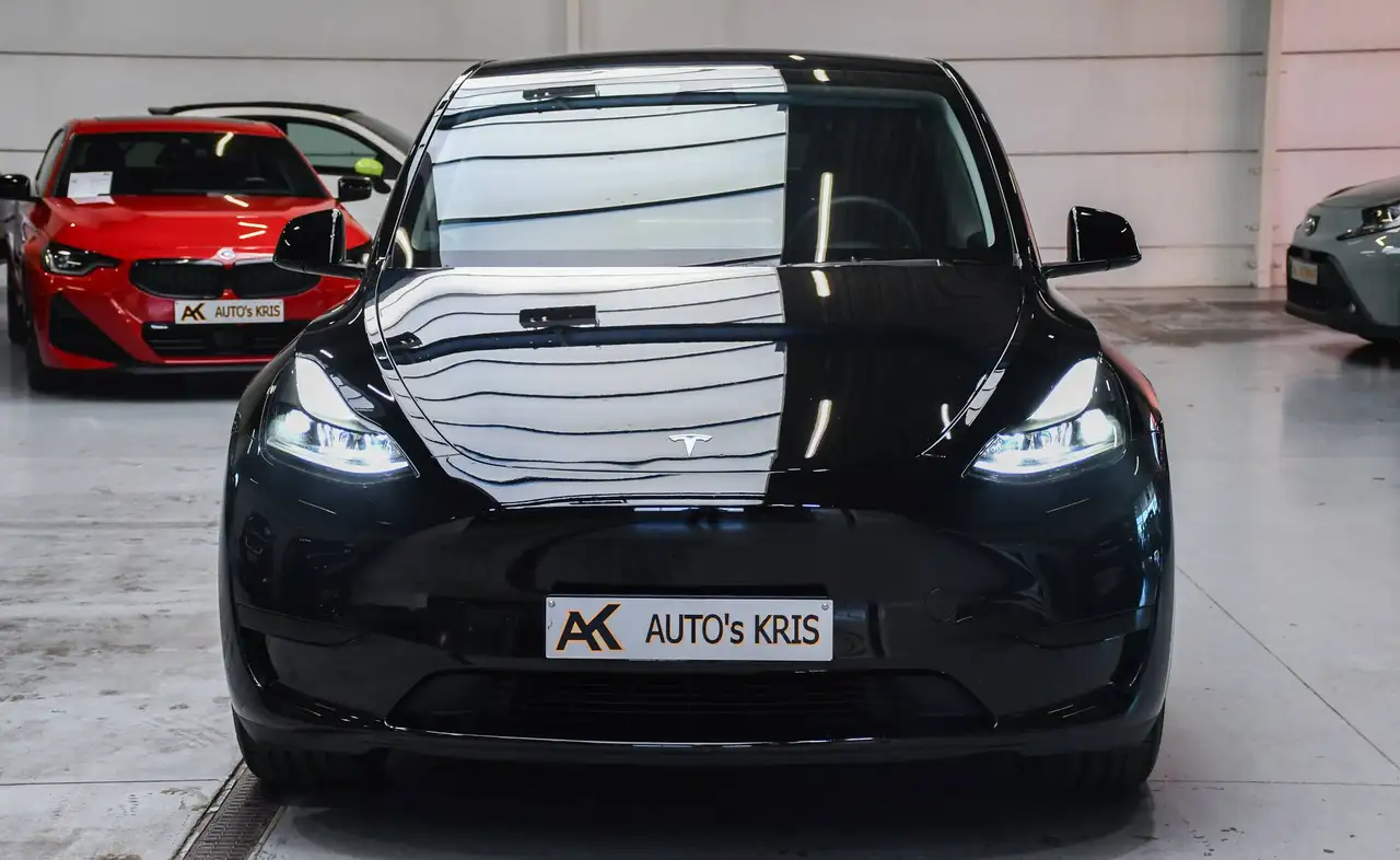 Tesla Model Y - 4