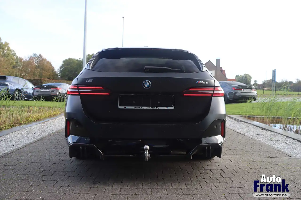 BMW i5 - 6