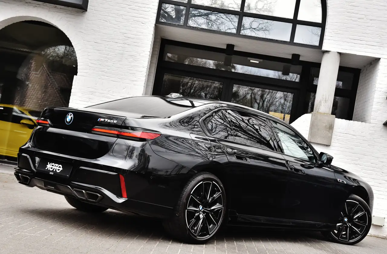 BMW 760 - 8