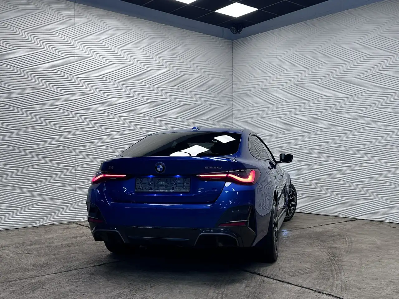 BMW i4 - 10