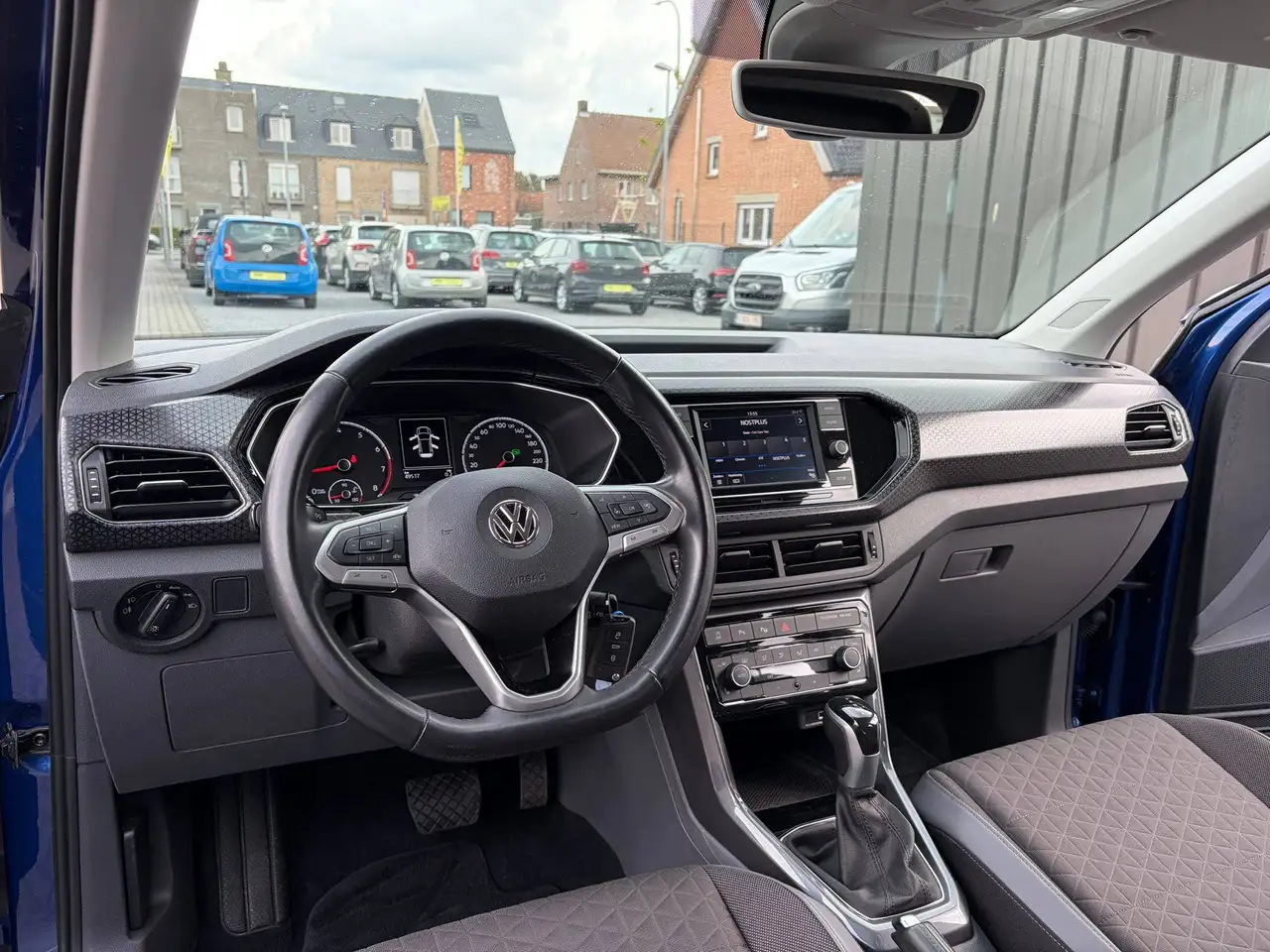 Volkswagen T-Cross - 12