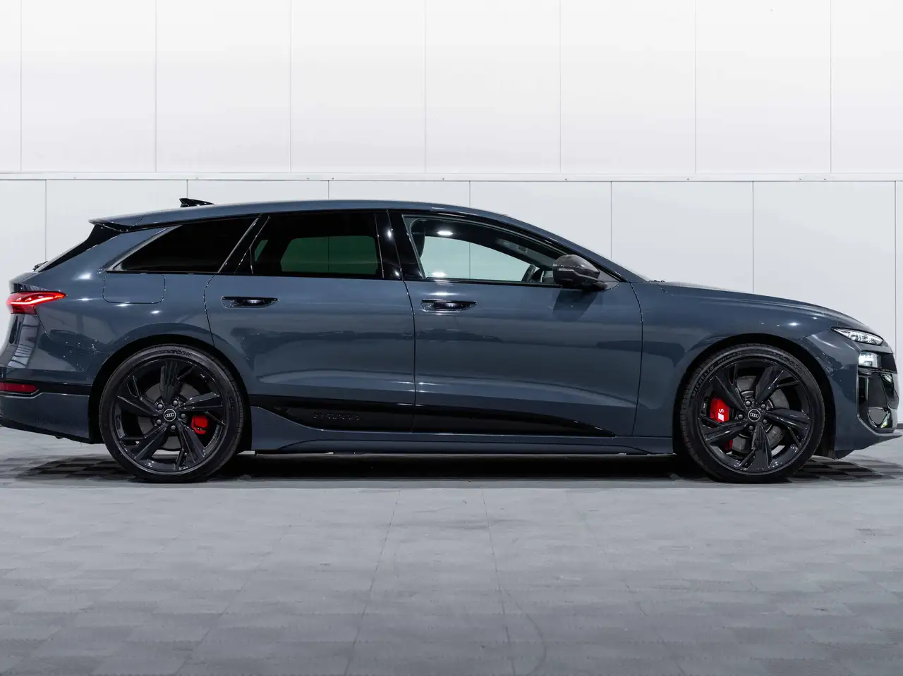Audi S6 e-tron - 10