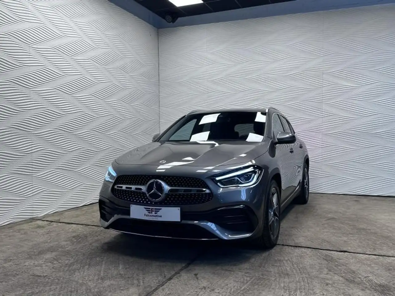 Mercedes-Benz GLA 180 - 4
