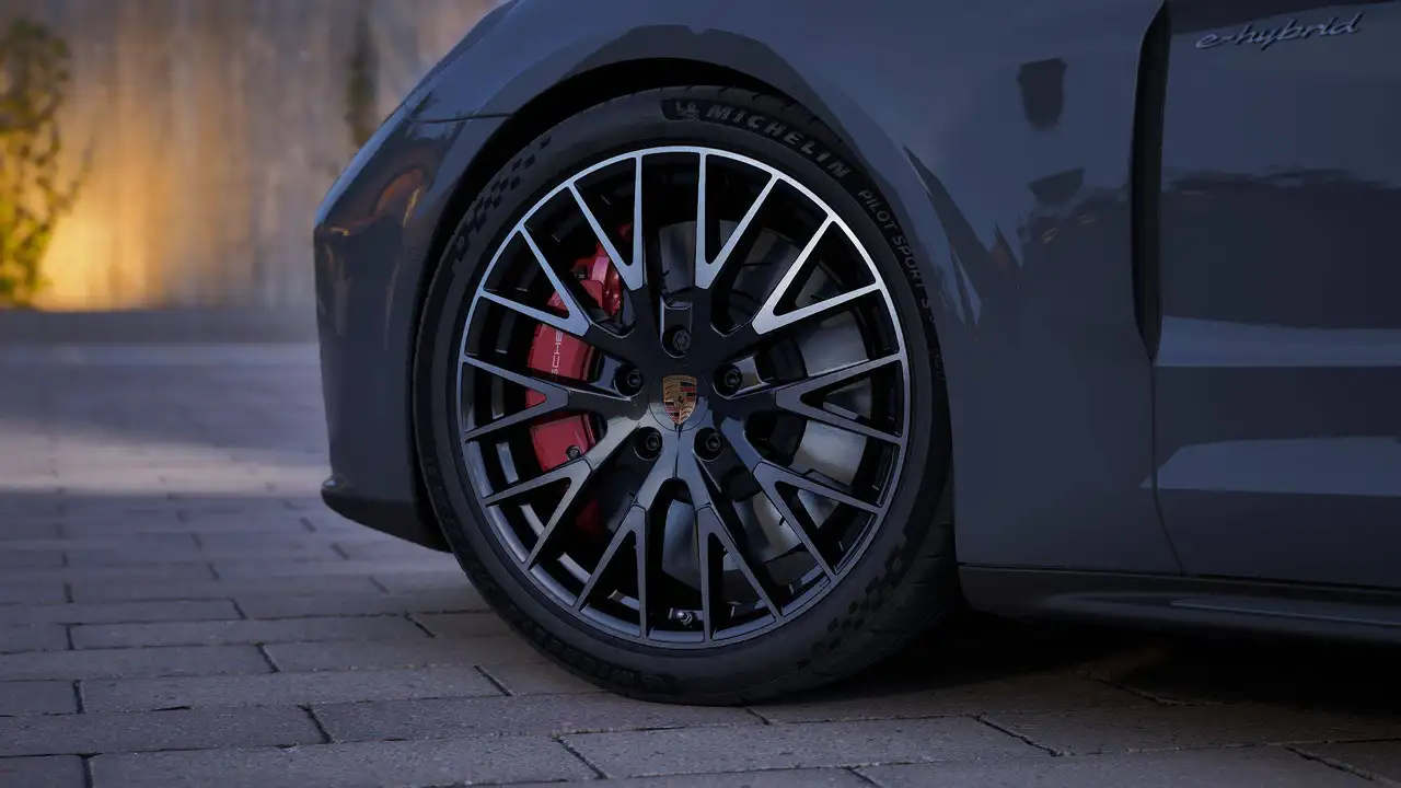 Porsche Panamera - 12