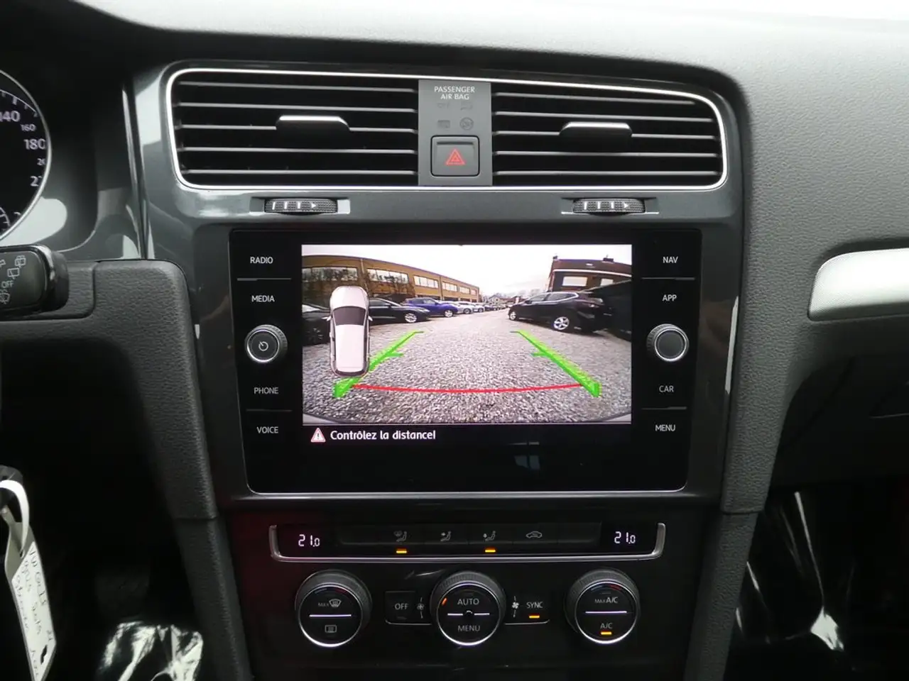 Volkswagen Golf - 11