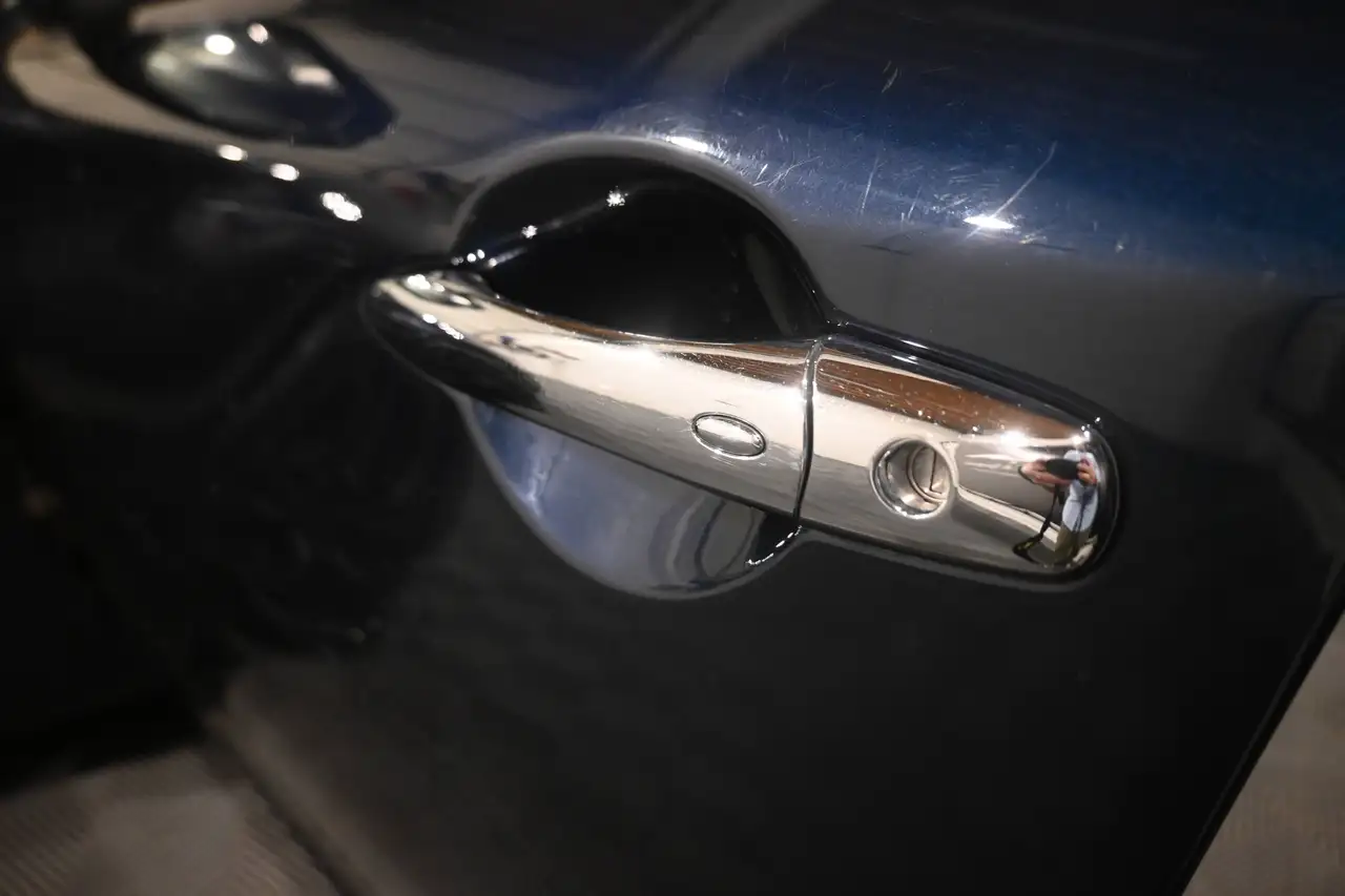 Infiniti Q70 - 11
