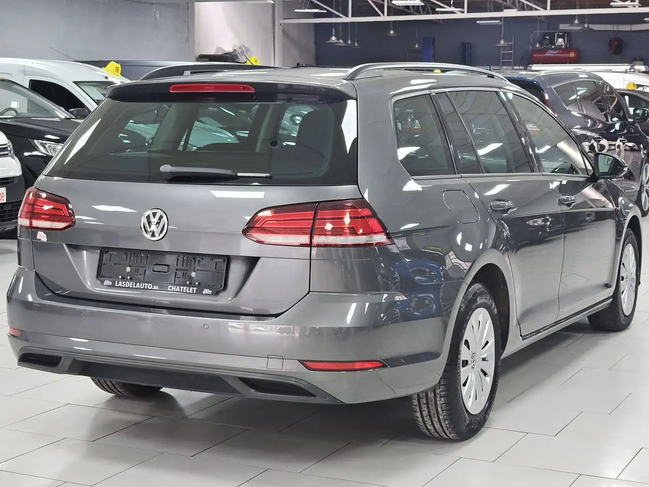 Volkswagen Golf Variant - 2