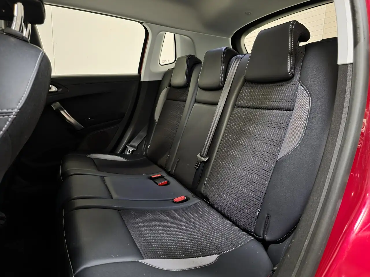 Peugeot 2008 - 10