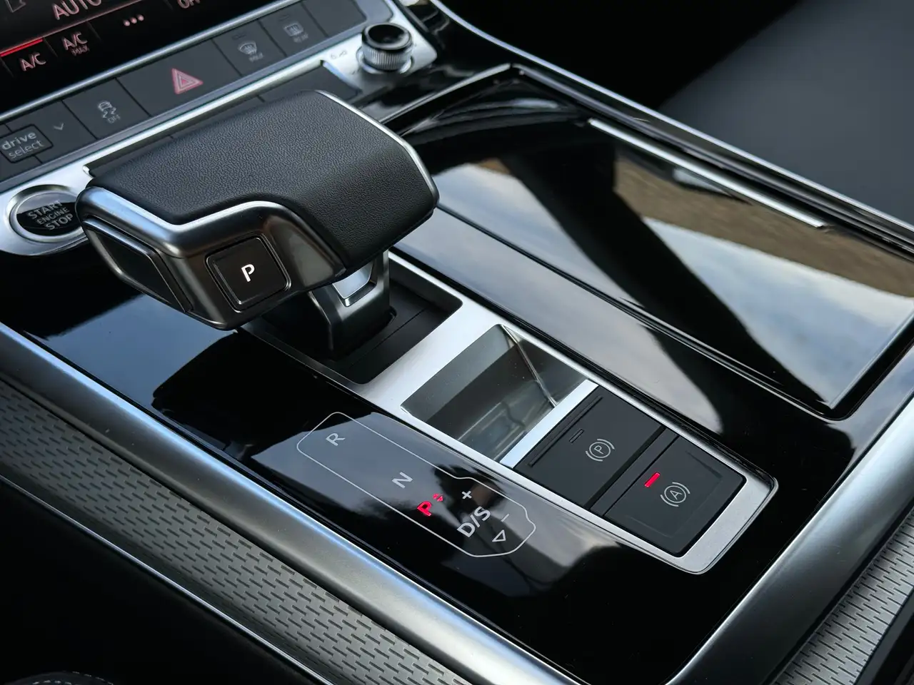 Audi Q8 - 12