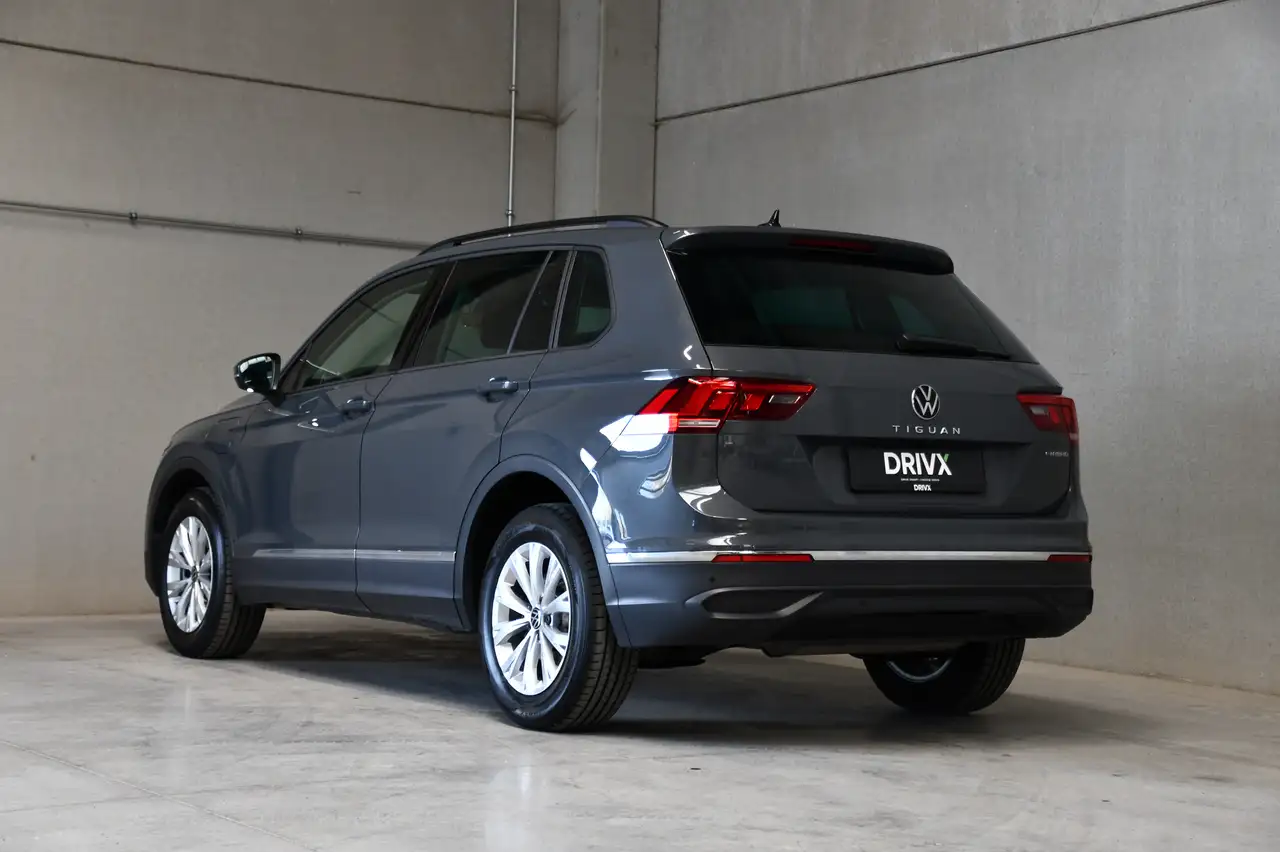 Volkswagen Tiguan - 12