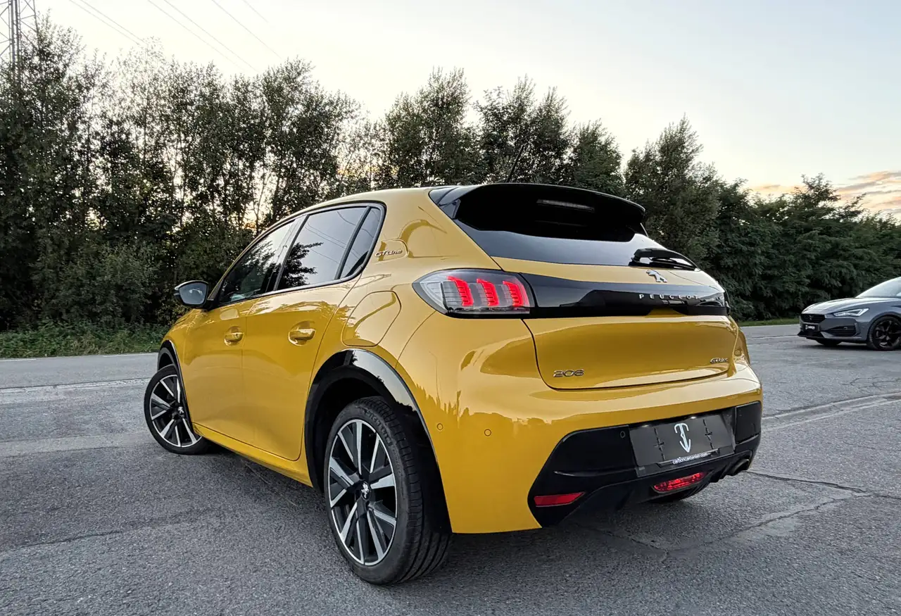 Peugeot 208 - 6