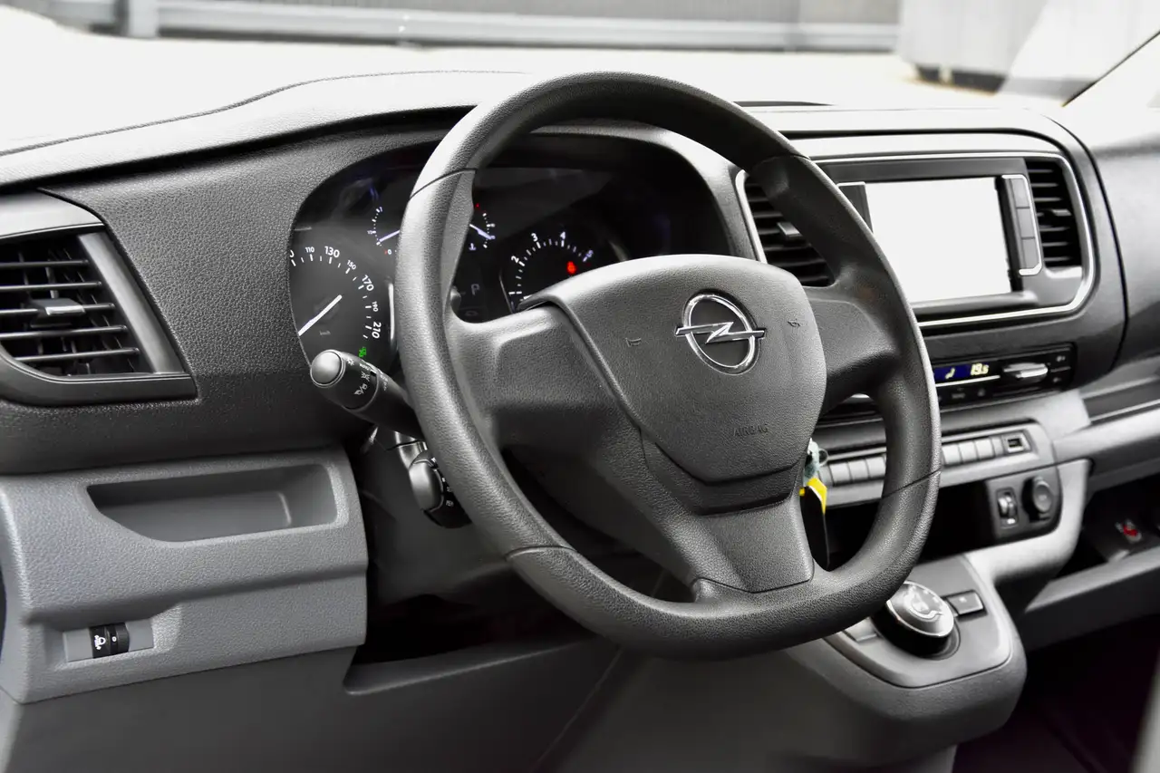 Opel Vivaro - 10