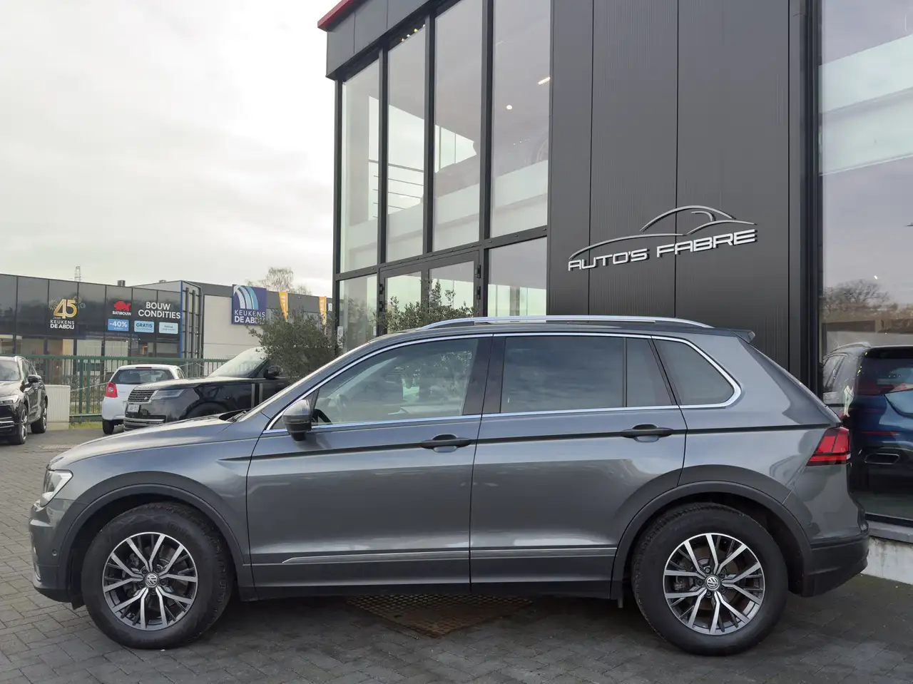 Volkswagen Tiguan - 5