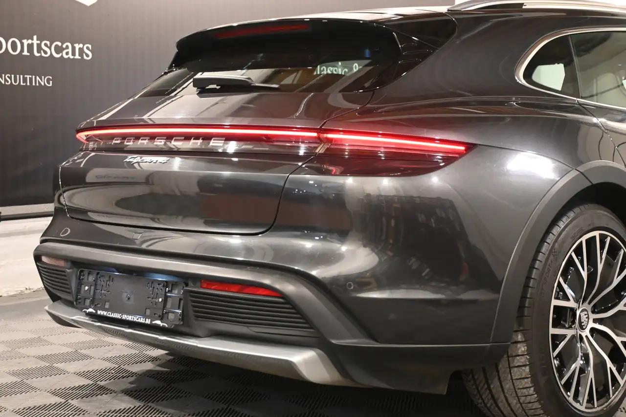 Porsche Taycan - 7