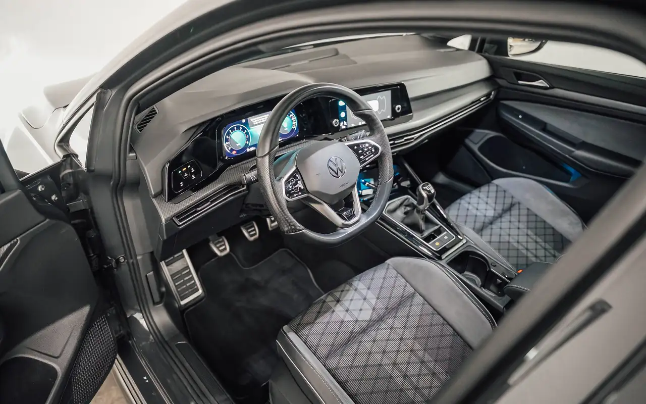Volkswagen Golf - 12