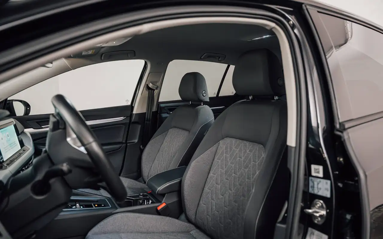 Volkswagen Golf - 11