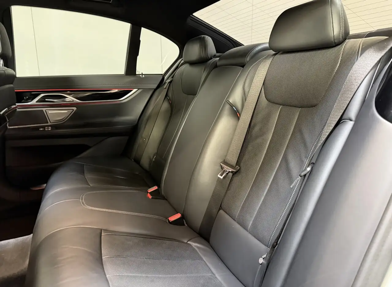 BMW 745 - 9