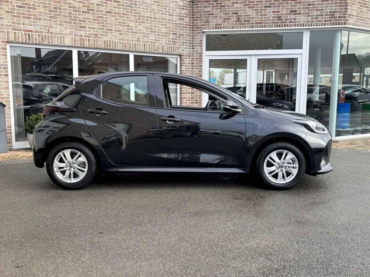 Mazda 2 - 7