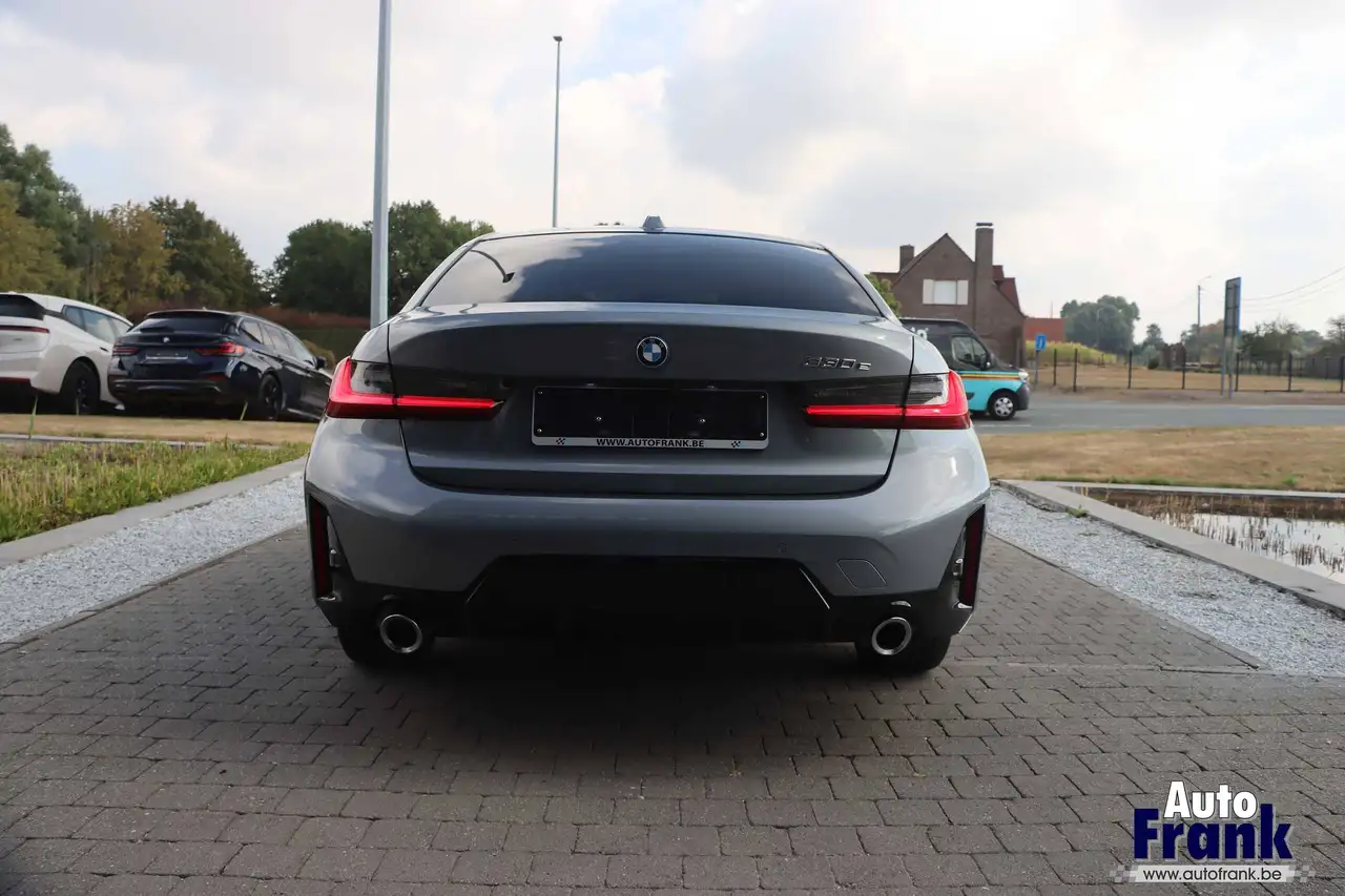 BMW 330 - 6