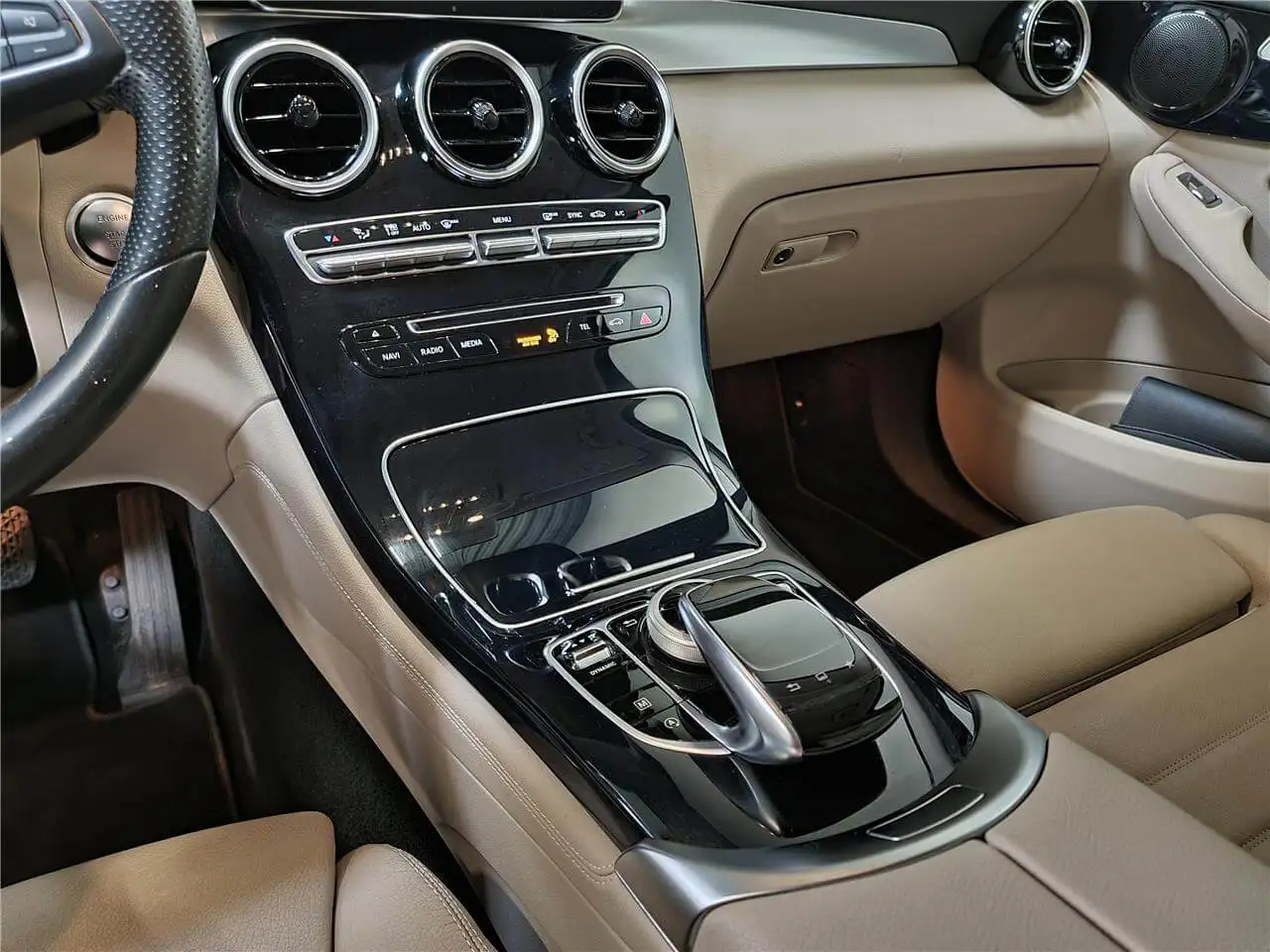 Mercedes-Benz GLC 220 - 12