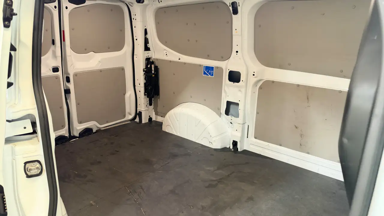 Volkswagen T7 Transporter - 10