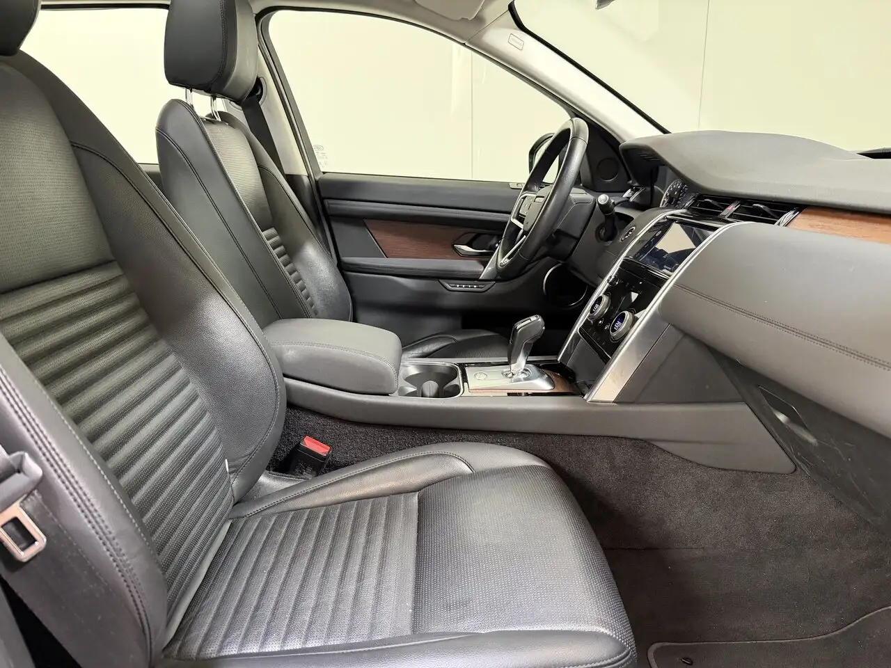 Land Rover Discovery Sport - 2