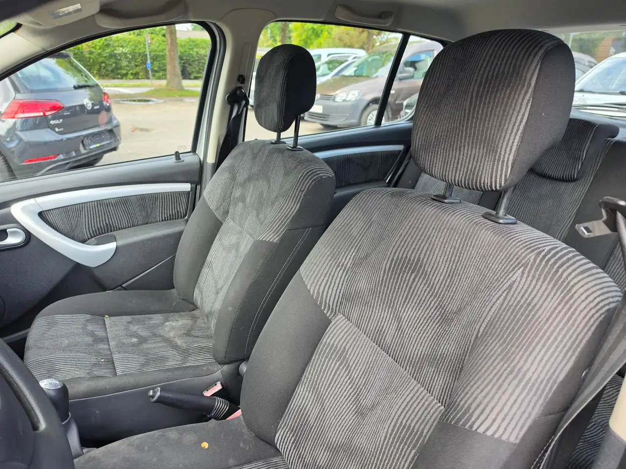Dacia Sandero - 10
