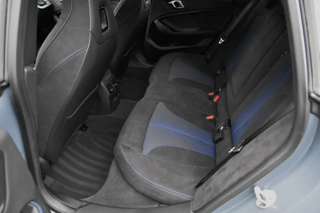 BMW 235 - 12