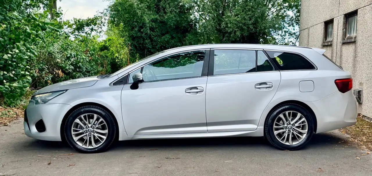 Toyota Avensis - 5
