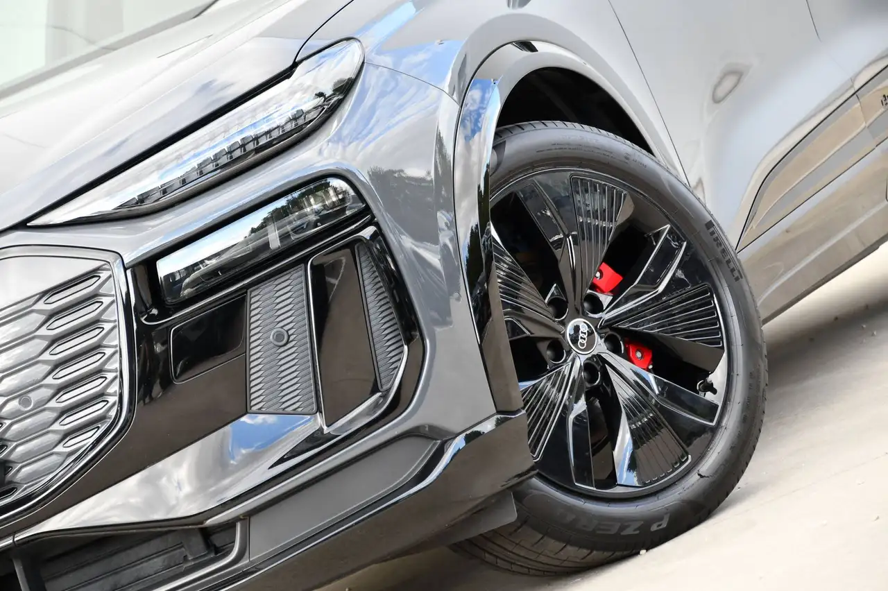 Audi Q6 e-tron - 9