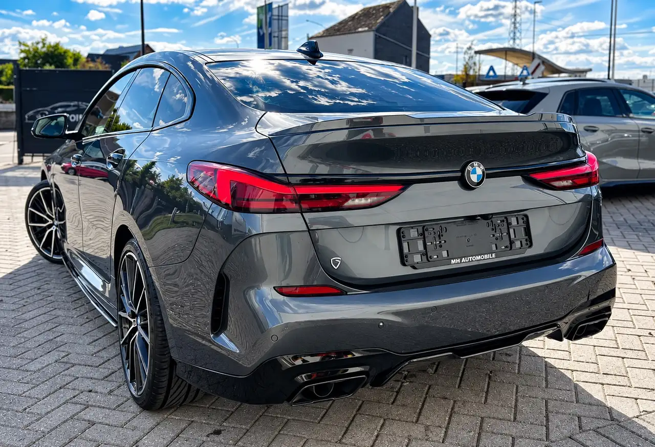 BMW 218 - 6