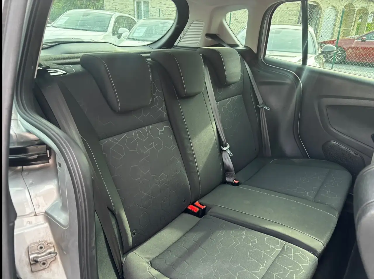 Ford B-Max - 11