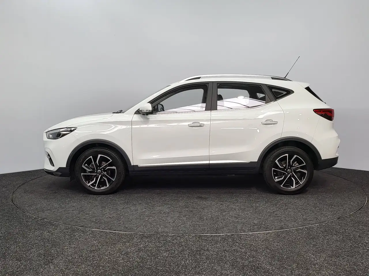 MG ZS - 3