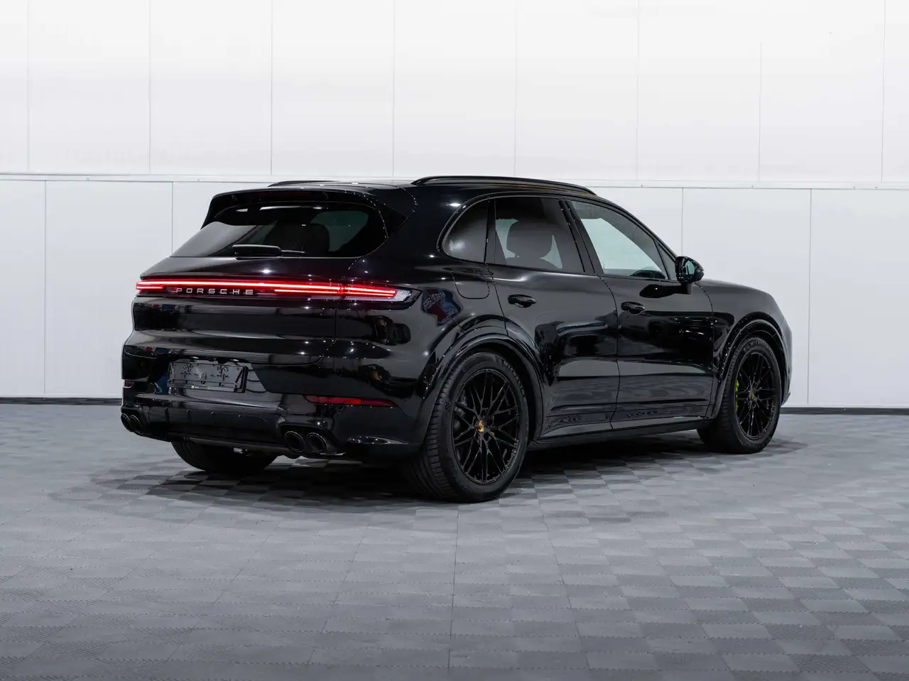Porsche Cayenne - 2