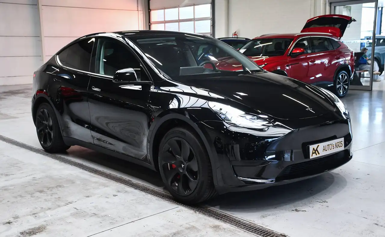 Tesla Model Y - 2