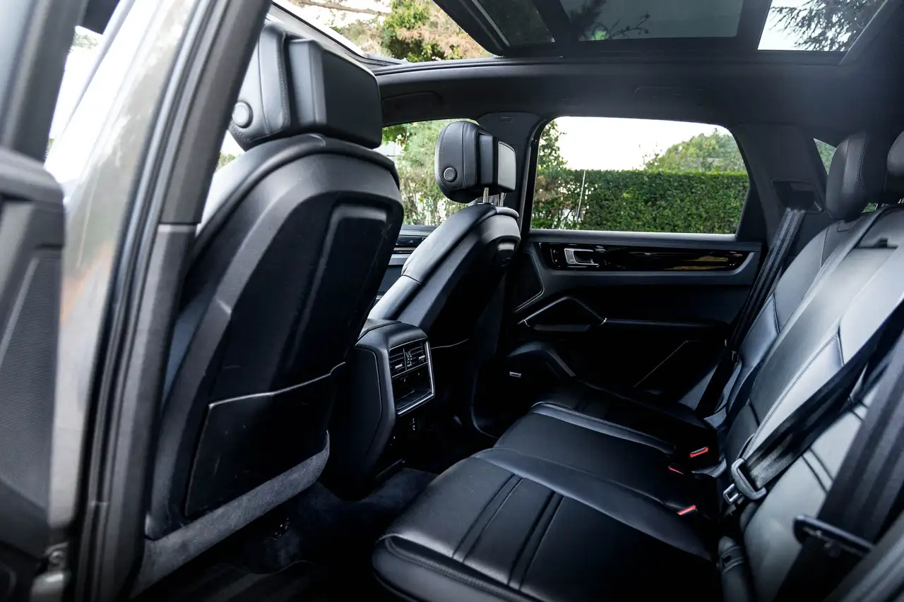 Porsche Cayenne - 10