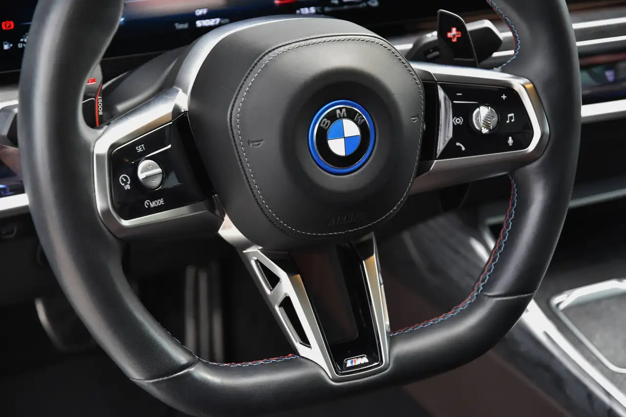 BMW 760 - 11