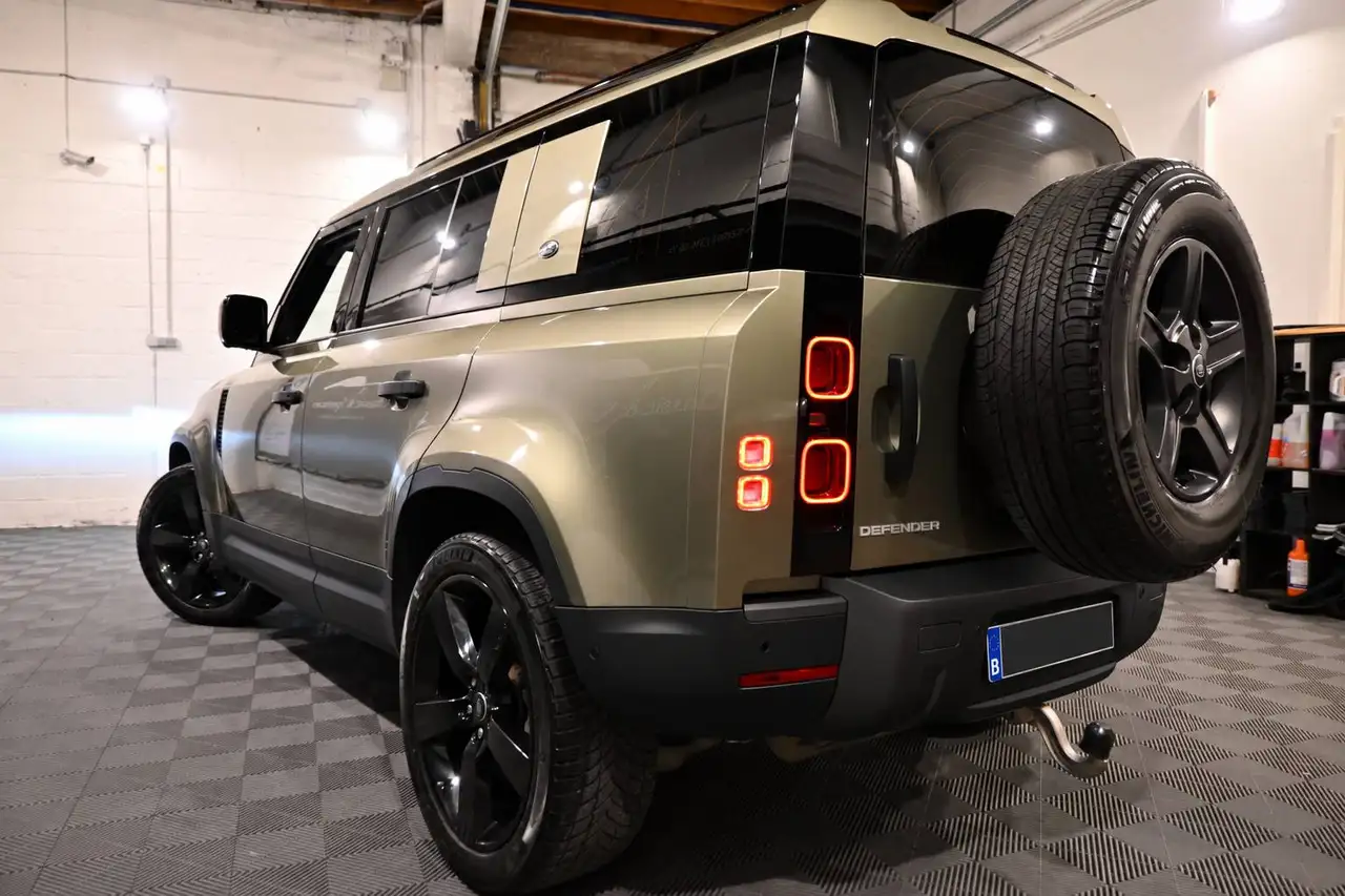 Land Rover Defender - 11