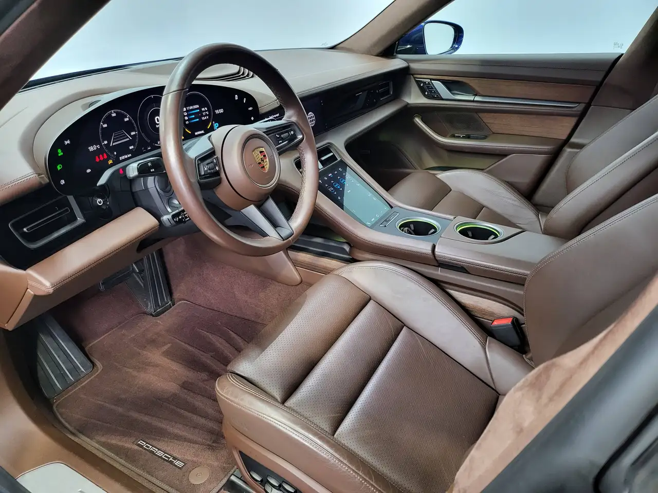 Porsche Taycan - 10