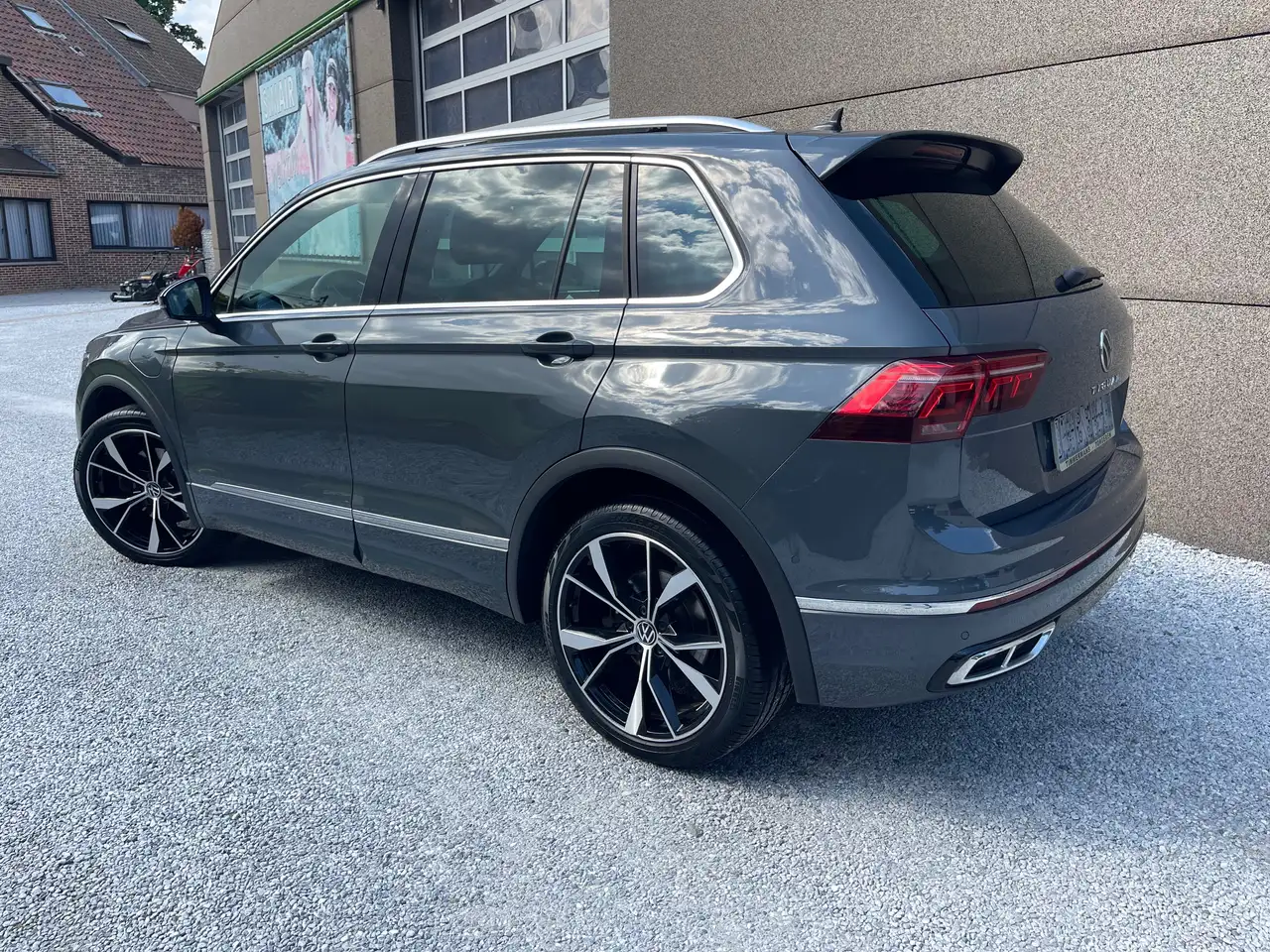 Volkswagen Tiguan - 5