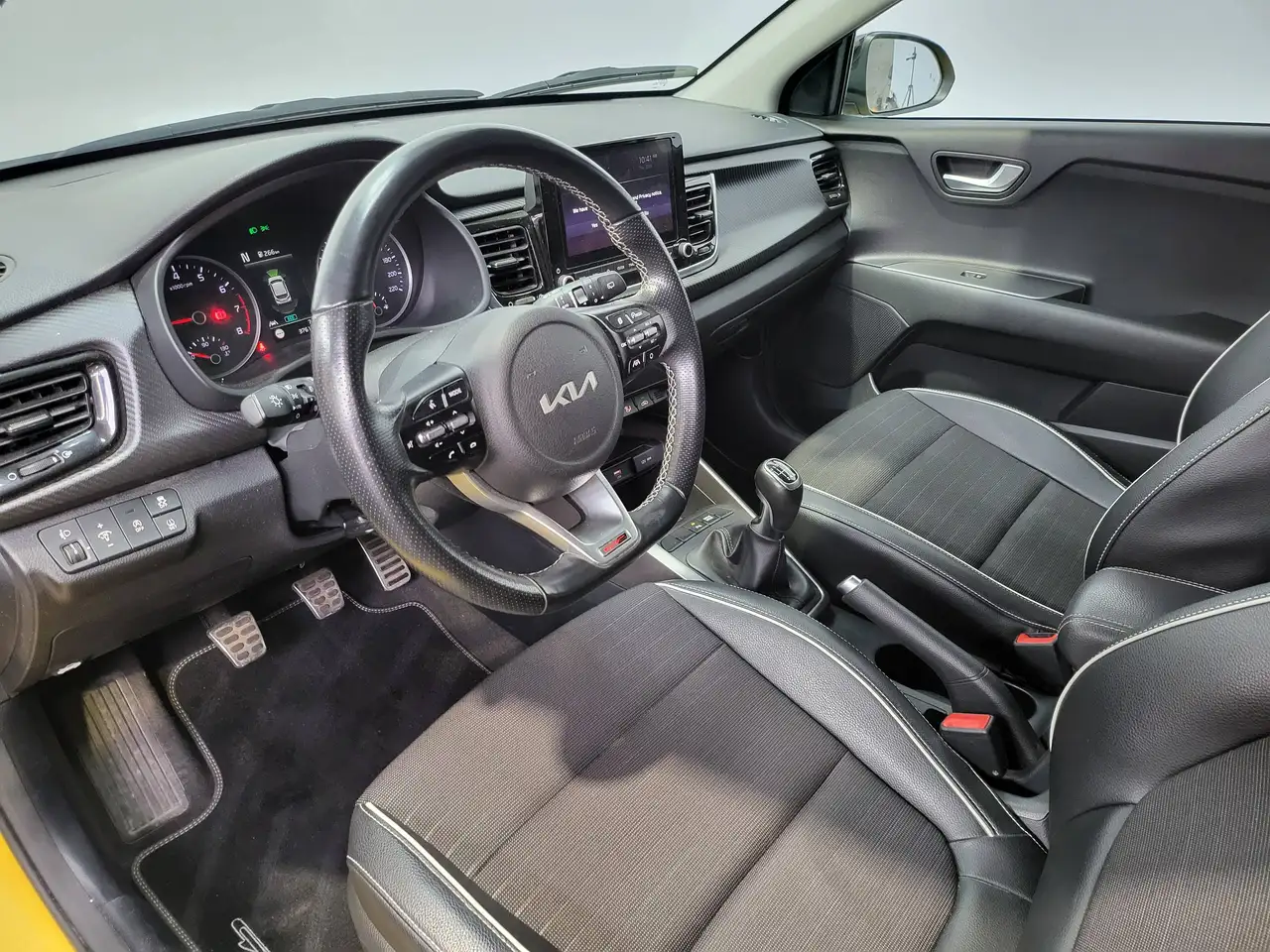 Kia Rio - 11