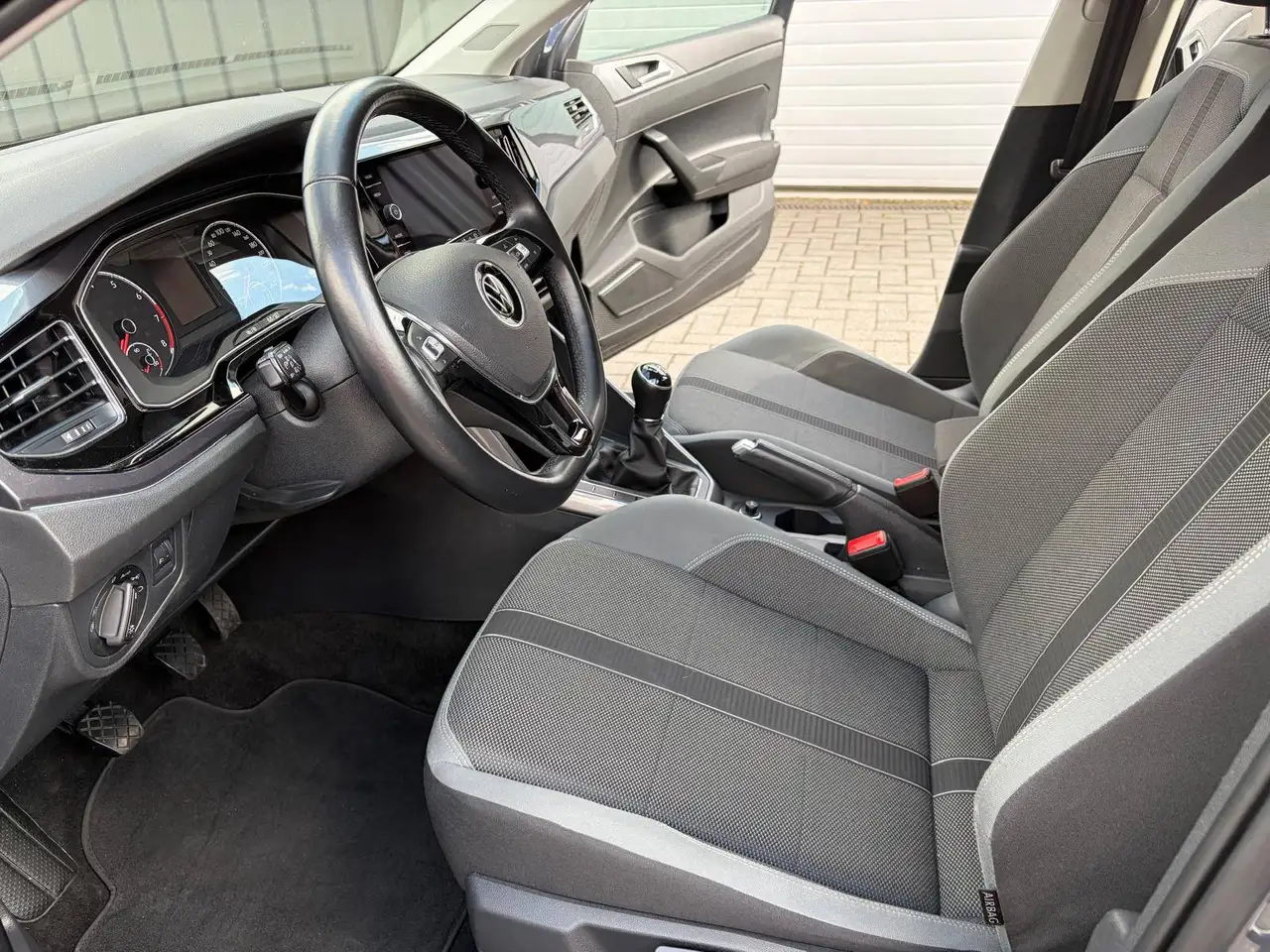 Volkswagen Polo - 12