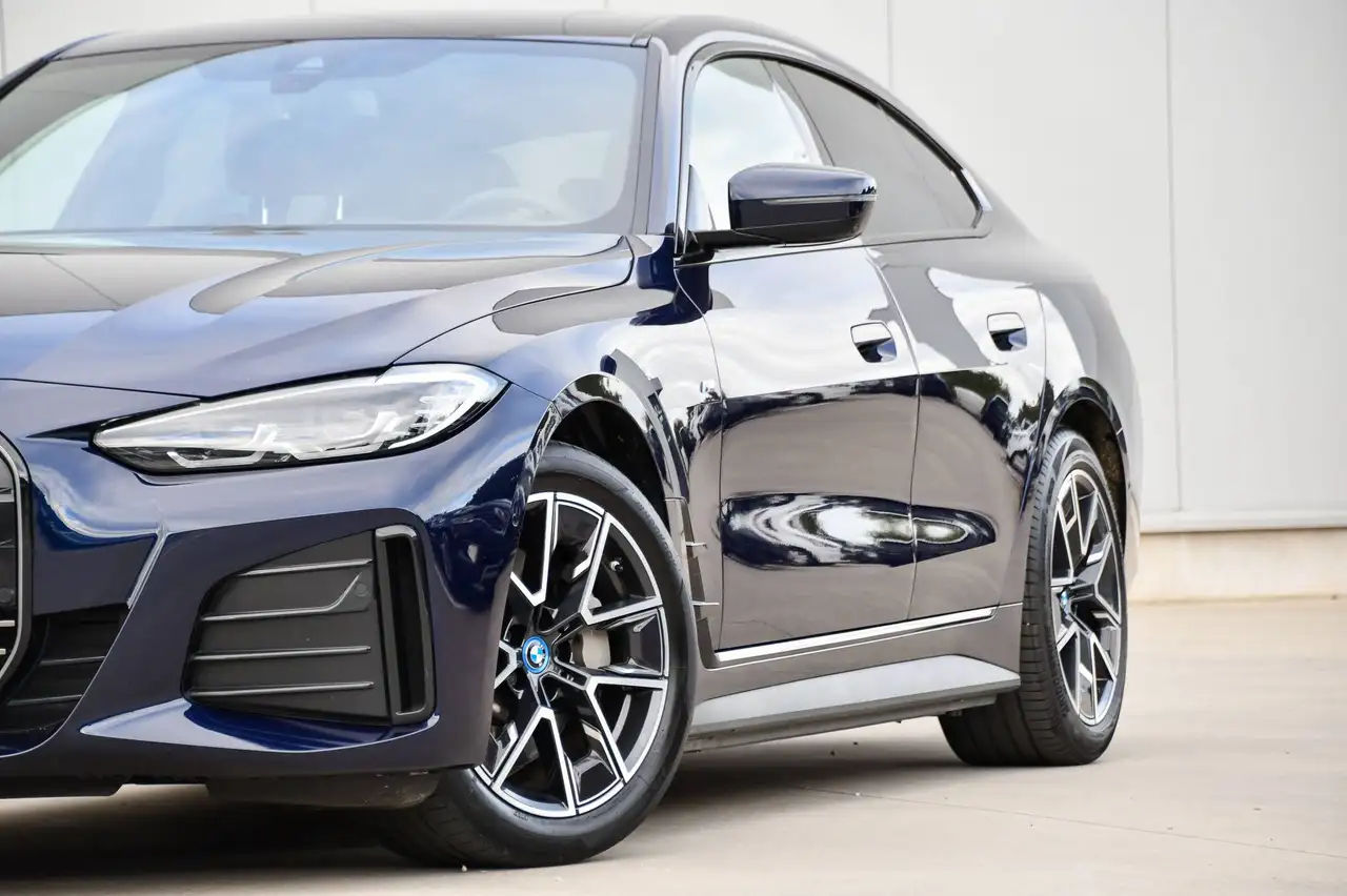 BMW i4 - 11
