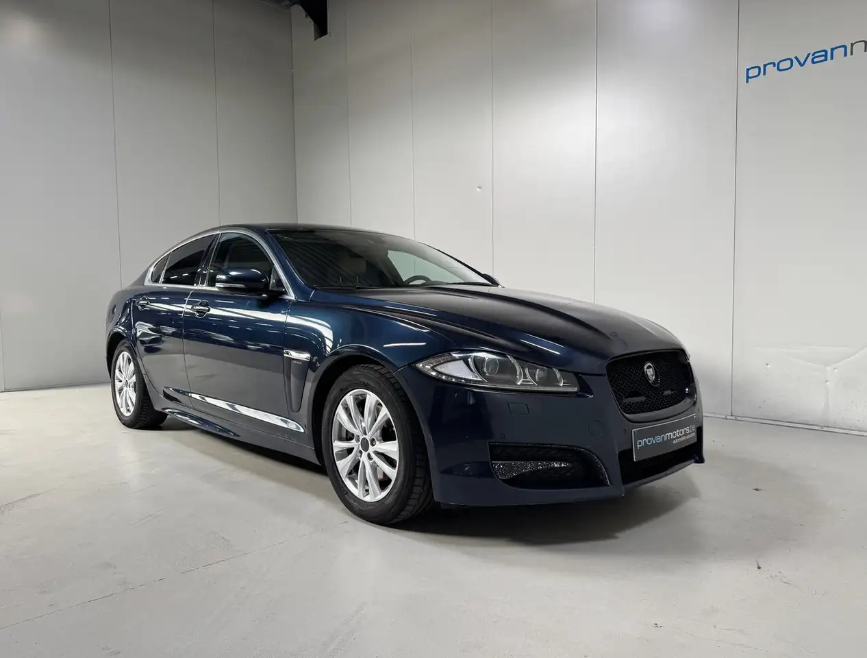 Jaguar XF - 5