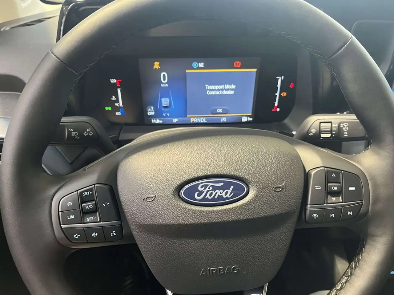 Ford Transit Courier - 12