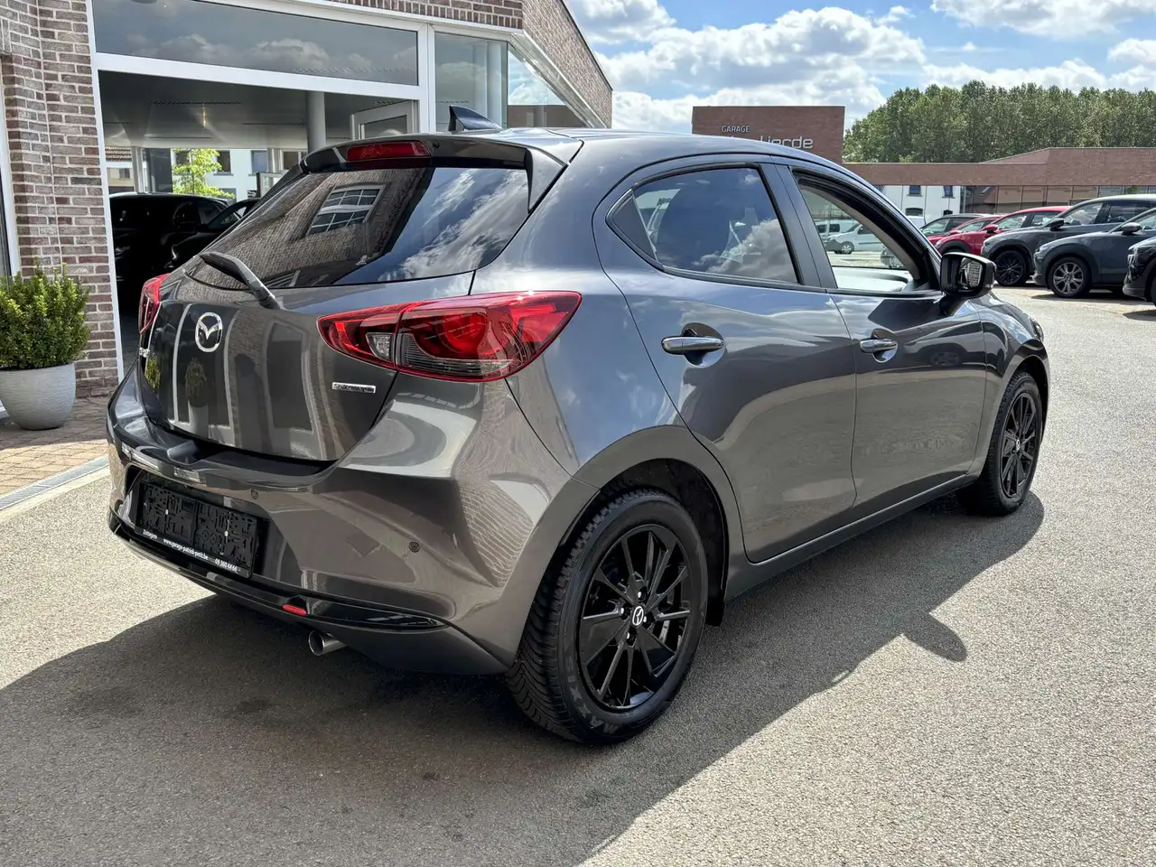 Mazda 2 - 5